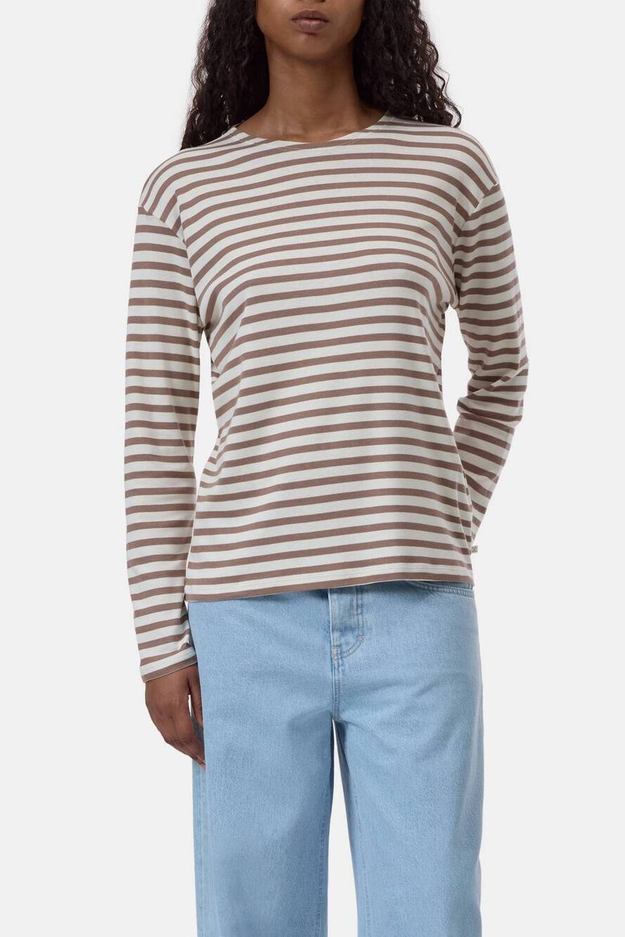NEW CLOSED basic long sleeve tee in hazel beige